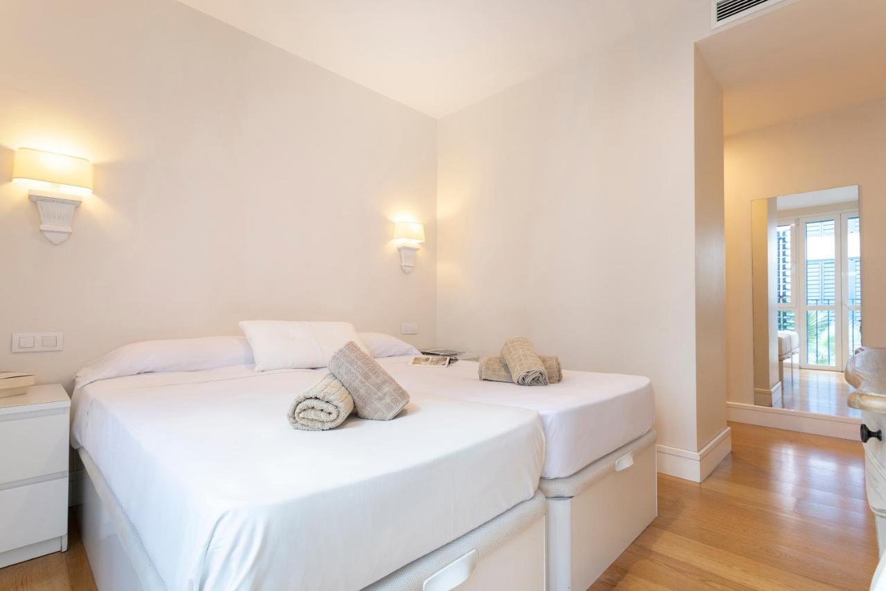 Acogedor Apartamento Junto A La Catedral By Rent Me Málaga Exterior foto